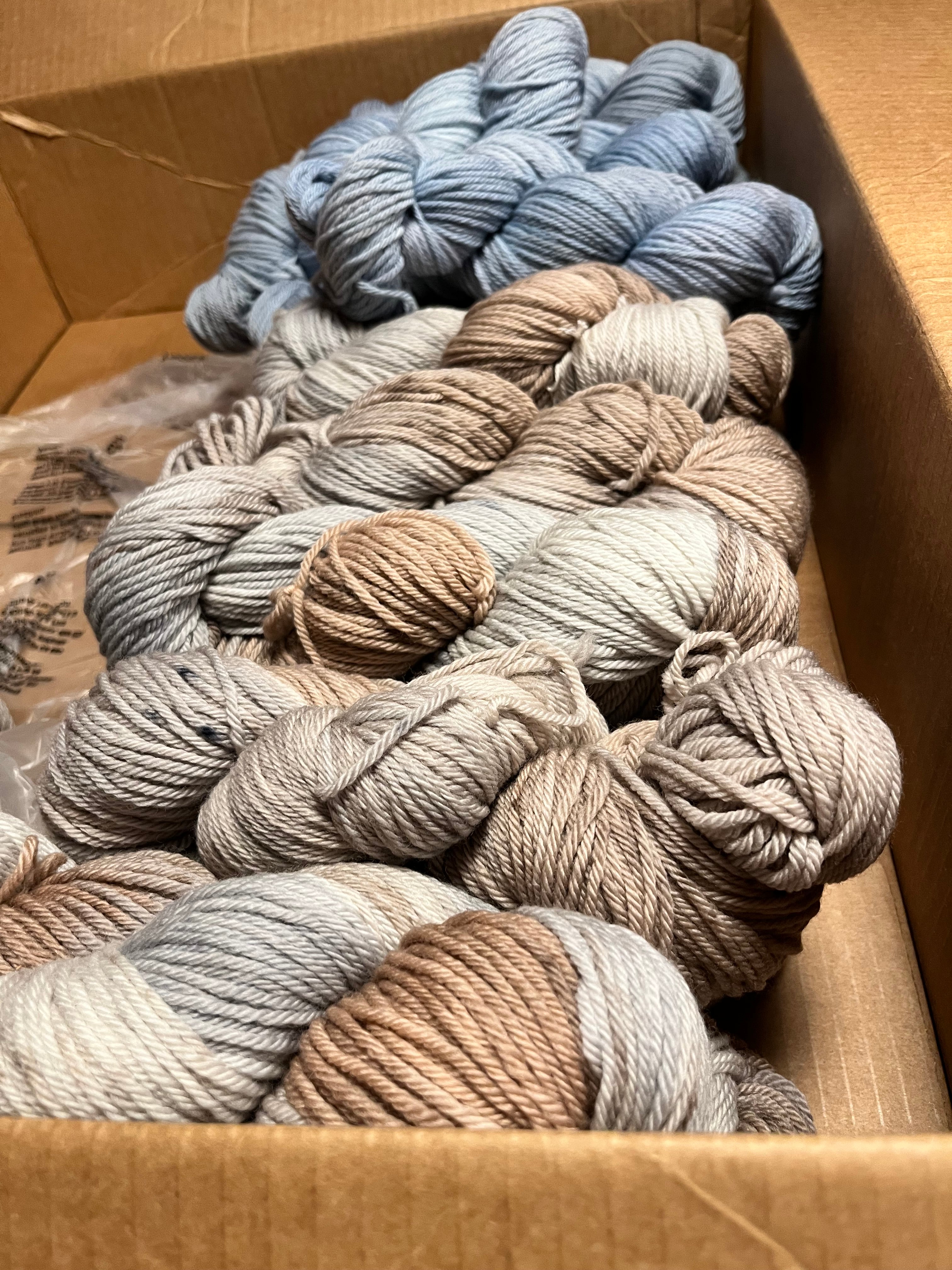 8ply/DK Non Superwash Merino - Peeling Bark